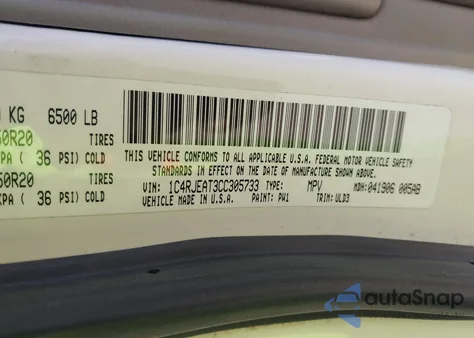 2012 Jeep Grand Cherokee Laredo z USA, uszkodzony, nr VIN 1C4RJEAT3CC305733